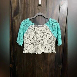 Y2K Delia’s White/Teal Lace Crop Top, Size: Medium
